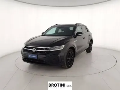 Usata VW T-Roc R-line 110 CV (80 kW) 2023 Nero metallizzato SUV