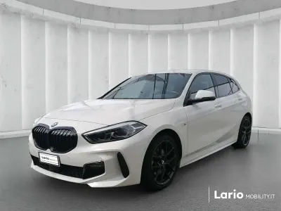 Usata BMW 118 M Sport 150 CV (110 kW) 2022 Alpin white pastello Utilitaria