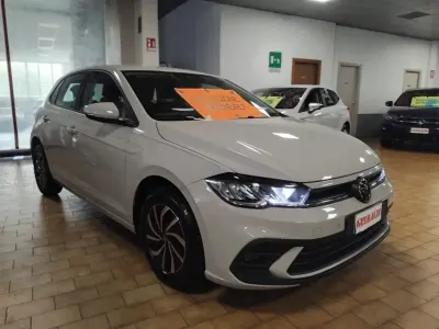 Usata VW Polo Life 95 CV (69 kW) 2023 Ascot grey / metallizzato Utilitaria