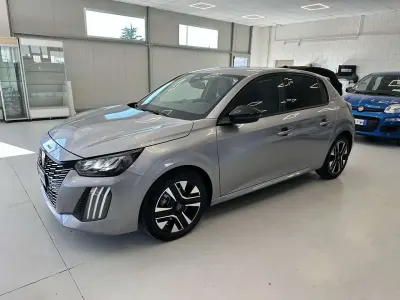 Usata Peugeot 208 Allure 101 CV (74 kW) 2025 Grigio artense Utilitaria