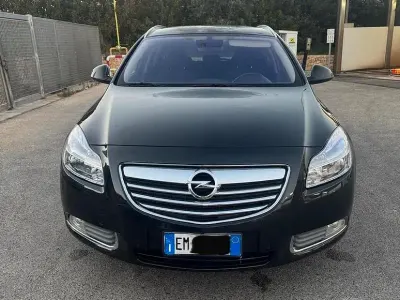 Usata Opel Insignia 160 CV (117 kW) 2012 Nero Station wagon