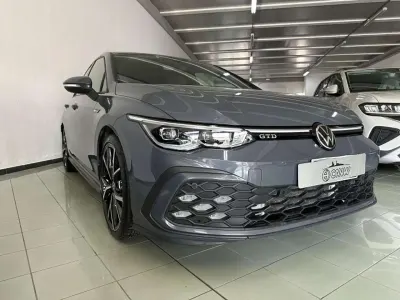 Usata VW Golf VIII GTD 200 CV (147 kW) 2023 Grigio Berlina