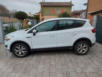 Usata Ford Kuga 140 CV (102 kW) 2012 Bianco SUV