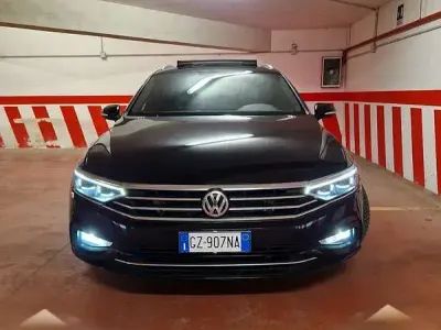 Usata VW Passat Elegance 190 CV (139 kW) 2020 Nero Station wagon