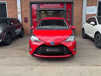 Usata Toyota Yaris Hybrid Active 101 CV (74 kW) 2019 Rosso Utilitaria