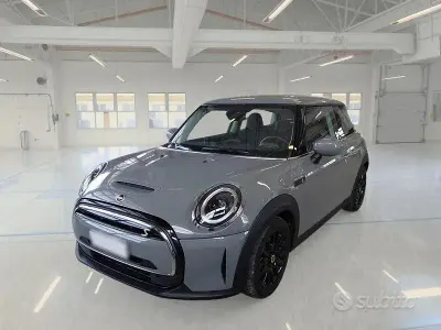 Usata Mini Cooper SE Classic 75 kW (102 CV) 2022 Grigio Utilitaria