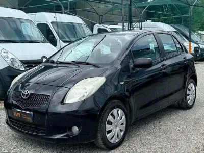 Usata Toyota Yaris 87 CV (63 kW) 2008 Nero Utilitaria