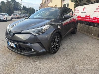 Usata Toyota C-HR Lounge 122 CV (89 kW) 2019 Grigio SUV