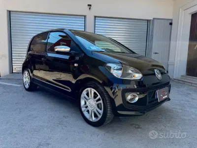 Usata VW up! 68 CV (50 kW) 2014 Nero Utilitaria