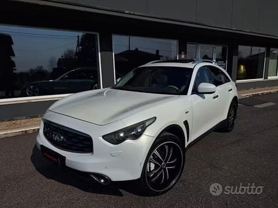 Usata Infiniti Fx30 Premium 238 CV (175 kW) 2012 Bianco SUV