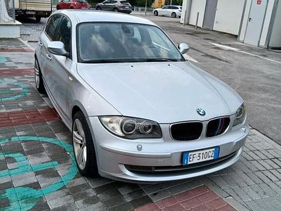 Usata BMW 118 143 CV (105 kW) 2010 Grigio Utilitaria