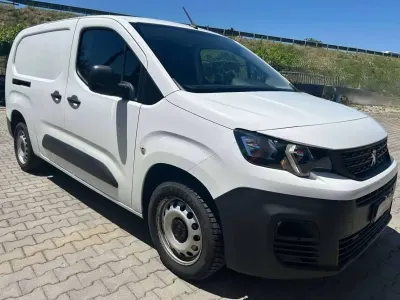 Usata Peugeot Partner 102 CV (75 kW) 2021 Bianco Monovolume