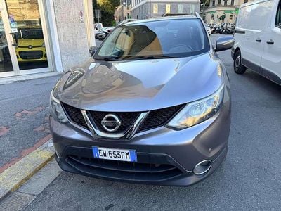 Usata Nissan Qashqai Acenta Premium 110 CV (80 kW) 2014 Grigio quarzo metallizzato SUV