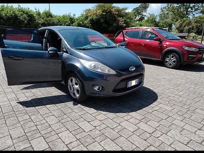 Usata Ford Fiesta Titanium 97 CV (71 kW) 2010 Utilitaria