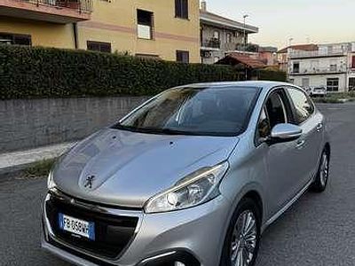 Usata Peugeot 208 Allure 75 CV (55 kW) 2015 Utilitaria