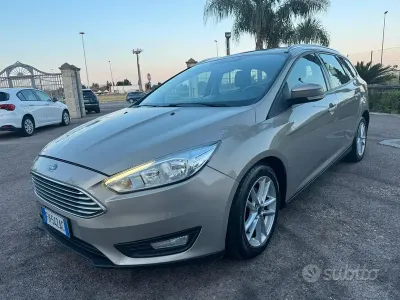 Usata Ford Focus S 120 CV (88 kW) 2017 Giallo Station wagon