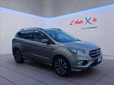 Usata Ford Kuga ST-Line 120 CV (88 kW) 2019 Grigio metallizzato SUV