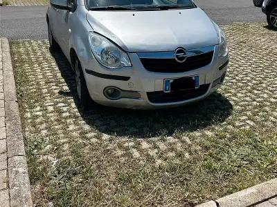 Usata Opel Agila 86 CV (63 kW) 2008 Grigio Utilitaria
