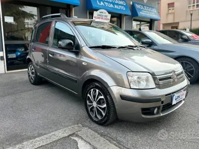 Usata Fiat Panda Lounge 69 CV (50 kW) 2011 Grigio Utilitaria