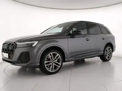 Usata Audi Q7 S-Line 286 CV (210 kW) 2024 Grigio daytona SUV