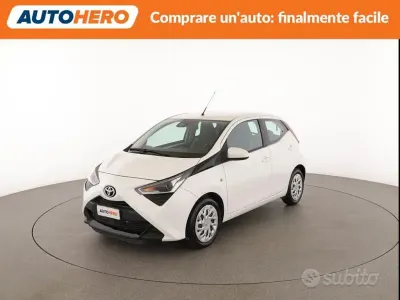 Usata Toyota Aygo 72 CV (52 kW) 2019 Bianco Utilitaria