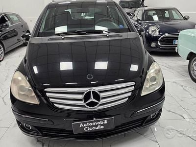 Usata Mercedes B150 Chrome 95 CV (69 kW) 2009 Nero Monovolume