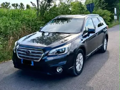 Usata Subaru Outback 150 CV (110 kW) 2016 Nero Station wagon