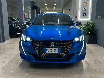 Usata Peugeot 208 GT 131 CV (96 kW) 2022 Bluazzurro Utilitaria