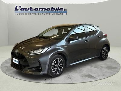 Usata Toyota Yaris Hybrid Trend 92 CV (67 kW) 2021 Grigio Berlina