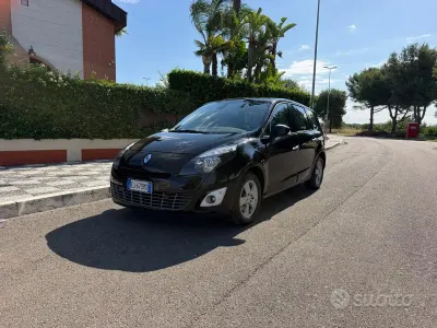 Usata Renault Scénic III Dynamique 130 CV (95 kW) 2011 Nero Monovolume