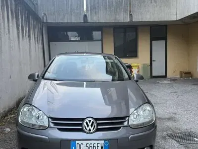 Begagnad VW Golf IV Sportline 140 HK (102 kW) 2006 Grå Sedan