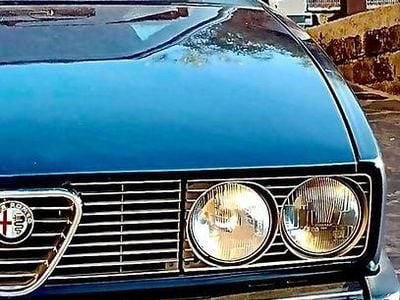 Usata Alfa Romeo Alfetta Quadrifoglio 130 CV (95 kW) 1983 Blu Berlina