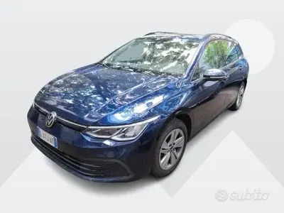 Usata VW Golf VIII Life 116 CV (85 kW) 2022 Blu Station wagon
