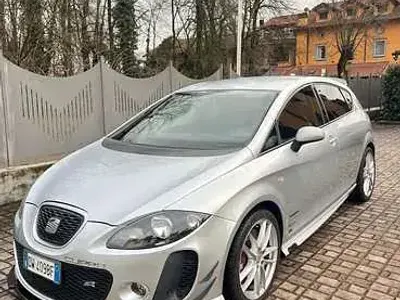 Begagnad Seat Leon CUPRA 241 HK (177 kW) 2009 Halvkombi