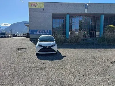 Usata Toyota Aygo X-clusiv 69 CV (50 kW) 2015 Bianco Utilitaria