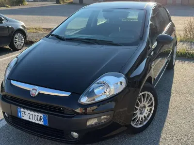 Usata Fiat Punto Evo Dynamic 69 CV (50 kW) 2010 Nero Utilitaria