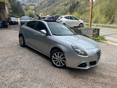 Usata Alfa Romeo Giulietta Exclusive 169 CV (124 kW) 2013 Grigio Utilitaria
