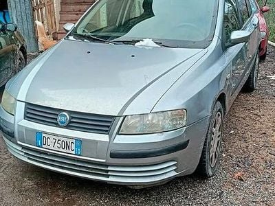 Grigio Usata 2006 Fiat Stilo Berlina | 700 € (Buon prezzo)