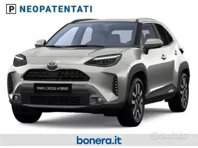 Nuova Toyota Yaris Cross Lounge 92 CV (67 kW) 2026 Grigio SUV