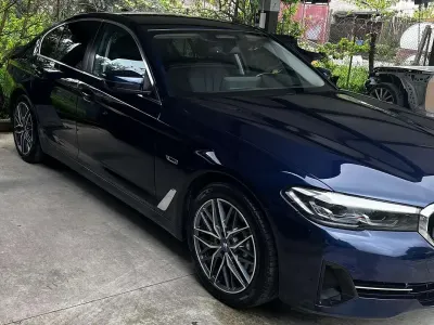 Usata BMW 520 Luxury Line 163 CV (119 kW) 2022 Blu/azzurro Berlina