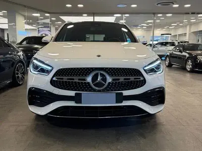 Usata Mercedes GLA200 150 CV (110 kW) 2023 Bianco SUV