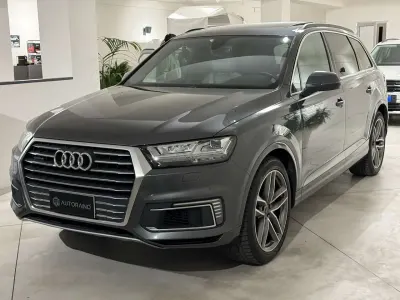 Usata Audi Q7 Business Plus 258 CV (189 kW) 2018 Grigio SUV