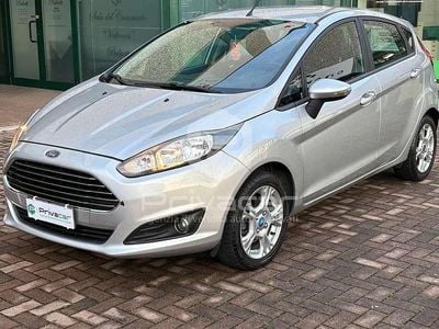 Usata Ford Fiesta 75 CV (55 kW) 2015 Bianco Utilitaria