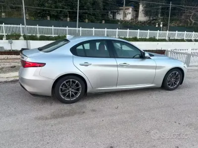 Usata Alfa Romeo Giulia 150 CV (110 kW) 2017 Berlina