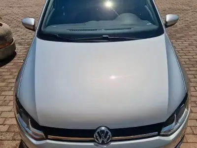 Usata VW Polo Comfortline 60 CV (44 kW) 2017 Grigio Berlina
