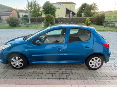 Usata Peugeot 206+ 68 CV (50 kW) 2009 Bluazzurro Utilitaria