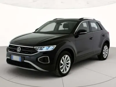 Usata VW T-Roc Life 150 CV (110 kW) 2022 Deep black perlato SUV