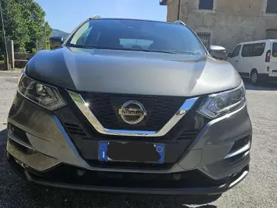 Usata Nissan Qashqai N-Connecta 110 CV (80 kW) 2018 Grigio SUV
