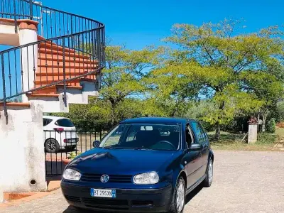 Usata VW Golf IV 75 CV (55 kW) 2001 Bluazzurro Berlina