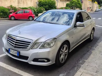 Usata Mercedes E350 Avantgarde 231 CV (169 kW) 2009 Grigio Berlina